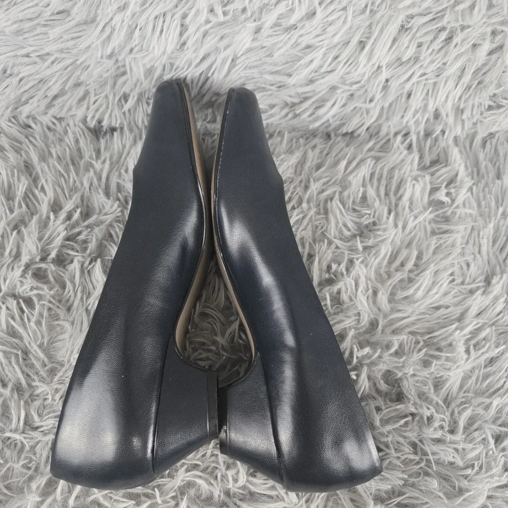 Soft Style Womens 9 Navy Blue Low Kitten Heel‎ Round Toe Comfort Pumps H79654